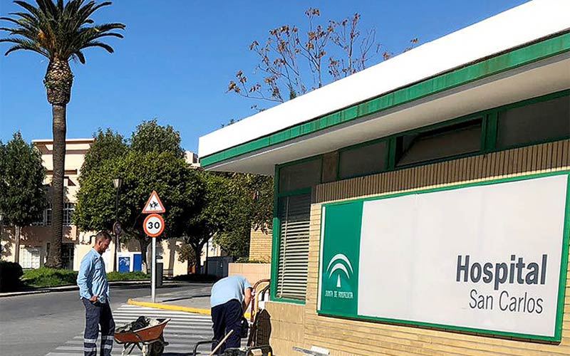 Reclaman a Salud que investigue los traslados de ancianos de Setenil a San Carlos antes de cuestionar las quejas de los profesionales