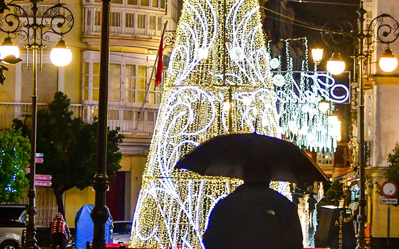 Cádiz ‘adelanta’ su Navidad y ‘llama’ a apoyar a quienes contribuyen a “generar vida en el barrio” desde el comercio o la hostelería