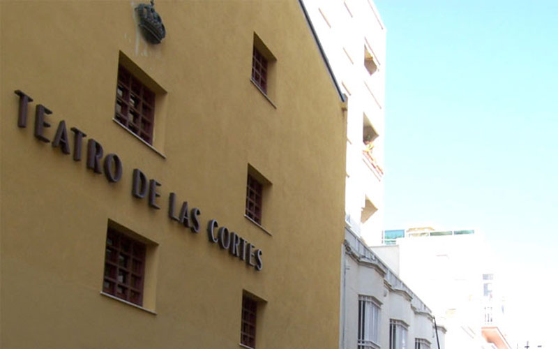 La plantilla del Teatro de las Cortes convoca huelga indefinida tras soportar ya tres meses trabajando “con normalidad” pero sin cobrar