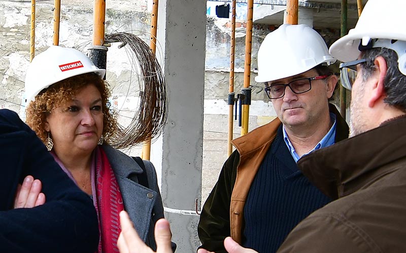 El PSOE denuncia que el Ayuntamiento “no tiene interés en la mesa tripartita de vivienda”, y Tubío le aclara su “acusación sin fundamento”