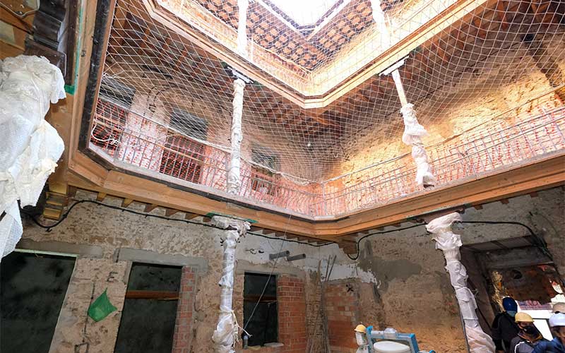 La rehabilitación de la finca de Botica 29 para una promoción de 15 viviendas municipales se prolongará unos meses más por el Covid-19