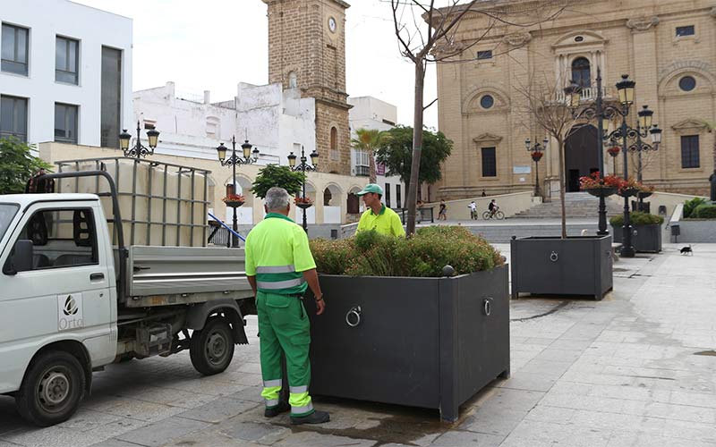 El servicio de parques y jardines en Chiclana comienza el año con “mejoras y novedades” pese a seguir en manos de la misma empresa