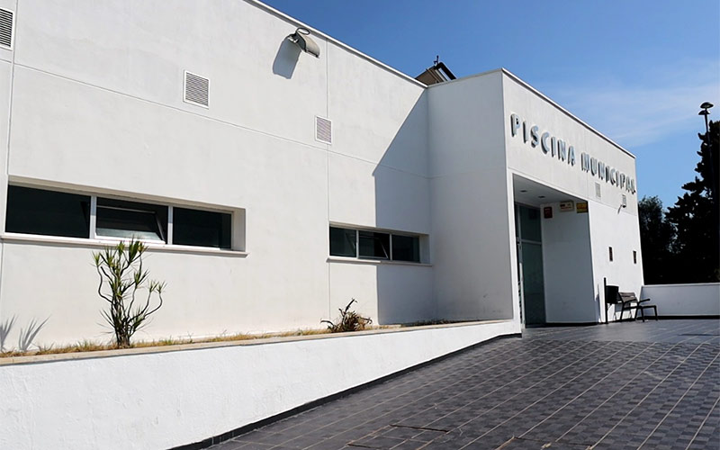 La piscina municipal de Rota ‘apuesta’ por la energía solar
