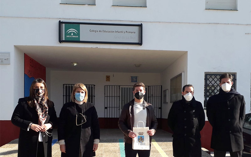 Los colegios públicos de Chiclana se dotan de medidores de CO2 frente al coronavirus gracias a la donación de una empresa privada