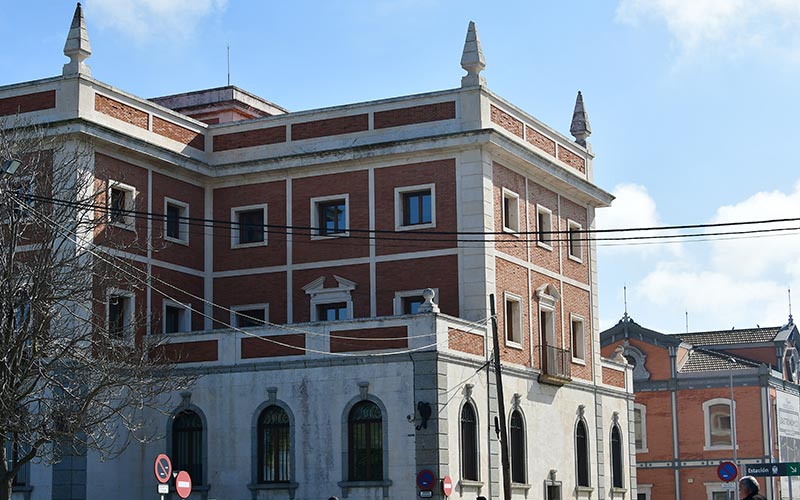 El PP saca del cajón su promesa de derribar el edificio de la Aduana