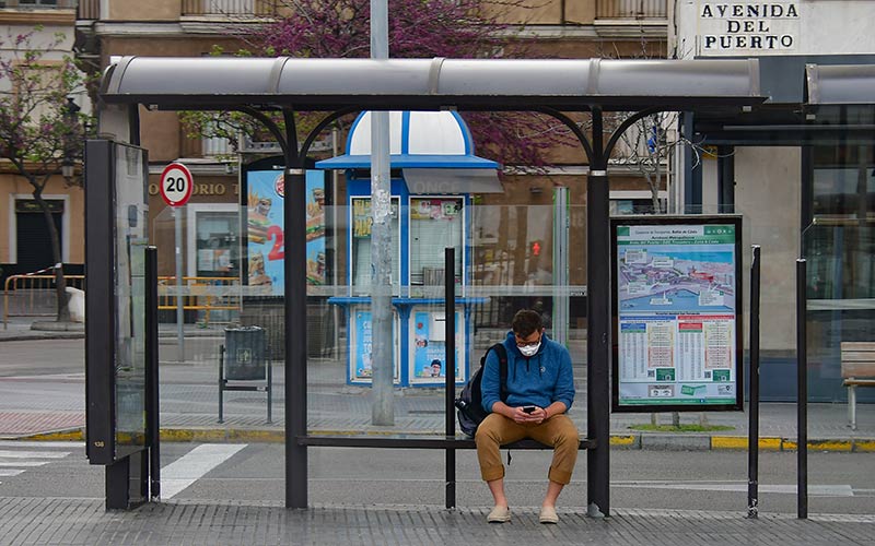 Las principales líneas metropolitanas de la Bahía operan en laborable con expediciones adicionales para atender las medidas sanitarias