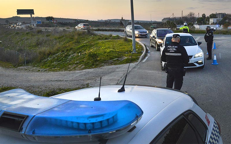 Jerez y Rota deben cerrar su actividad no esencial; La Isla, se salva