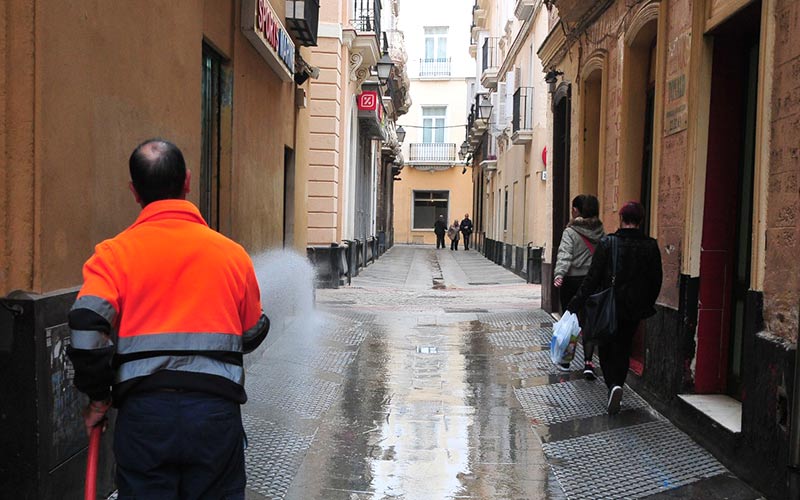 Cádiz y San Fernando avanzan en la idea de instalar en su depuradora compartida un sistema de reutilización del agua para riego y baldeo