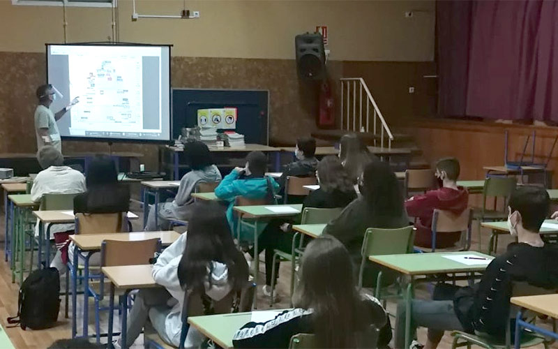 Los talleres de alfabetización mediática de la APC en institutos gaditanos abordan “el derecho a la información en tiempos de crisis”