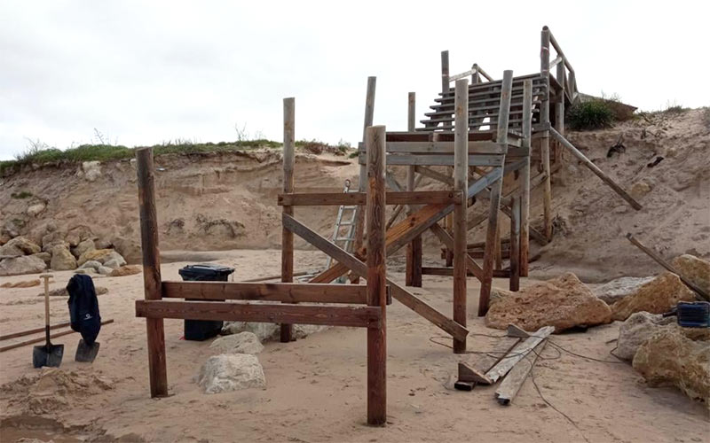 Adecentando paseos, accesos y playas en invierno para que luzcan el resto del año