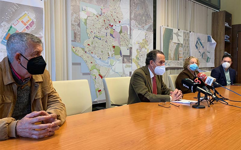 Se reservan 820.000 euros de la EDUSI para la rehabilitación y mejora de los forjados sanitarios de los bloques de la barriada del Carmen