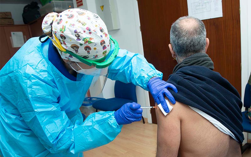 Más de 65.500 gaditanos han recibido ya la vacuna frente al Covid-19