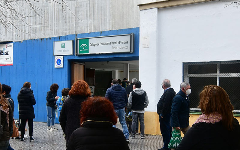 Educación tranquiliza a las familias asegurando la “continuidad” del alumnado del Reyes Católicos en el programa de bilingüismo