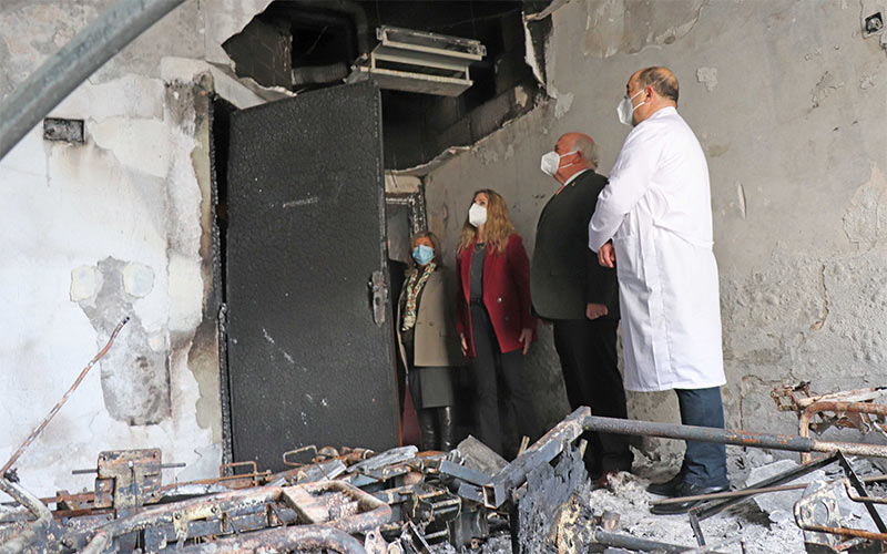 Salud reserva 1,3 millones para recuperar “de forma inminente” las plantas del Hospital Puerta del Mar afectadas por el incendio
