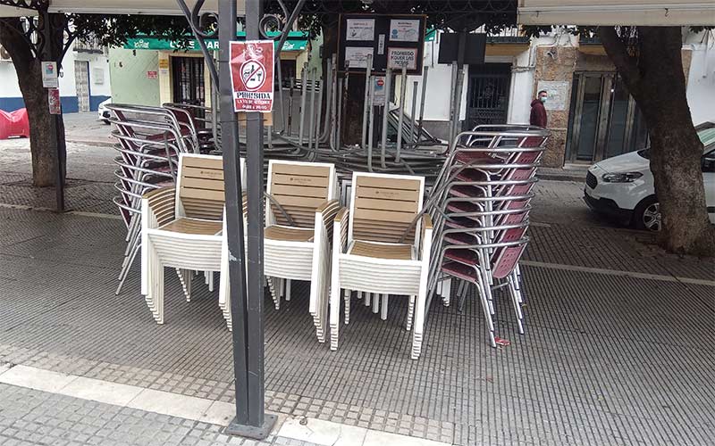 La “buena evolución” de los datos de incidencia permite respirar a la Bahía gaditana: bares y comercios reabren en San Fernando y Chiclana