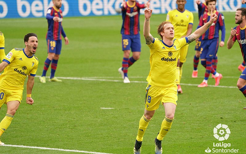 El Cádiz gana identidad, y empata en el Camp Nou