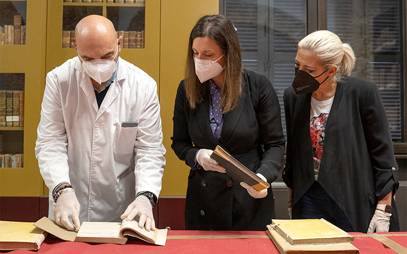 La histórica Biblioteca Lobo regresa a sus dependencias en el ya rehabilitado Ayuntamiento isleño tras 15 años de ‘destierro’