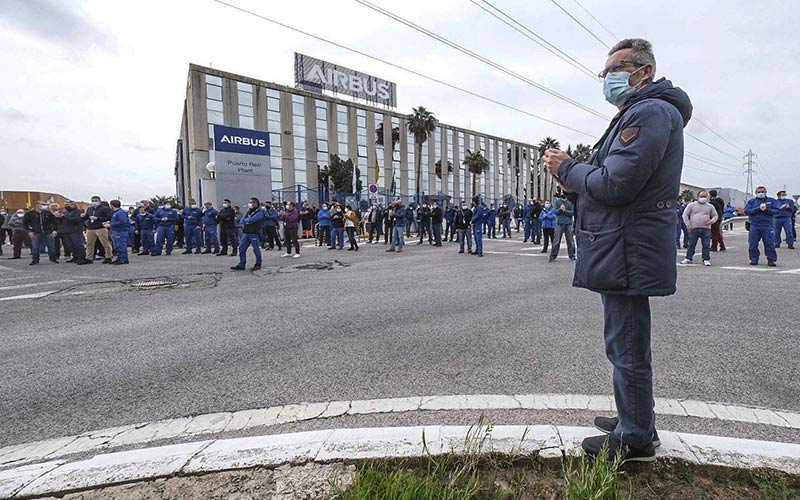 Ingenieros gaditanos apuestan por “pasar a la acción y buscar soluciones” frente a los cierres de Airbus y Holcim, y “menos quejarse”
