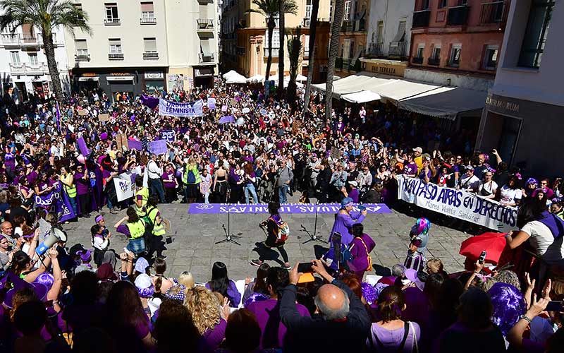 Los médicos gaditanos llaman a evitar la calle este 8-M