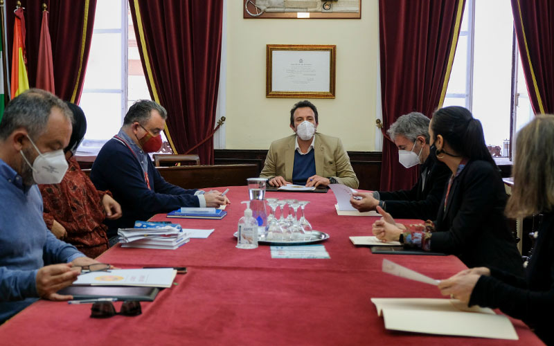 La UCA, un “aliado natural e imprescindible”, se “vuelca” con la candidatura de Cádiz a sede del Congreso de la Lengua Española
