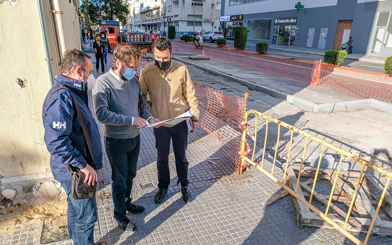 Mejoras sobre la marcha en la Barriada de la Paz en paralelo a las obras del carril bici