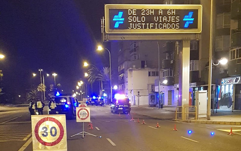 Se refuerzan los controles policiales en la provincia de Cádiz para vigilar el toque de queda y la llegada de forasteros por Semana Santa
