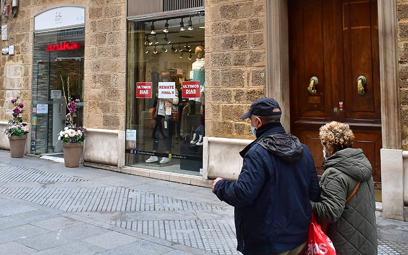 Unanimidad, con reticencias, para destinar 784.000 euros del fondo de contingencia a ayudas directas para autónomos y pymes de Cádiz