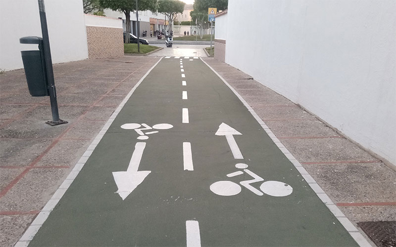 Un plan de empleo local ‘privatizado’, de 420.000 euros: la empresa que mejore el carril bici isleño estará obligada a contratar a parados