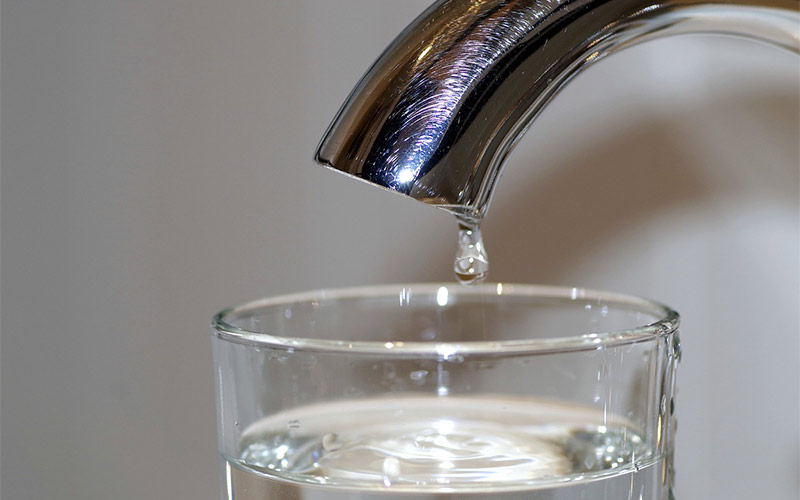 IU y Podemos quieren profundizar en los pros y contras de remunicipalizar en Rota el servicio de abastecimiento del agua