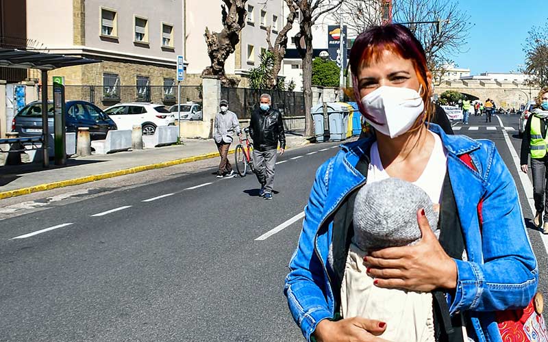 Reprochan a la gaditana Teresa Rodríguez que “en vez de avanzar en el laicismo institucional”, insista en “el populismo andaluz casposo”