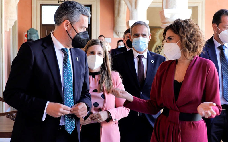 Hacienda compensa a Rota por el déficit de recaudación municipal que le supone la Base Naval con un millón “con vocación de continuidad”