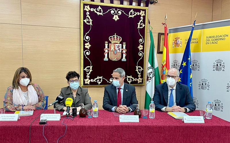 El paseo marítimo de Puerto Real es al fin de los puertorrealeños, tres décadas después de su construcción