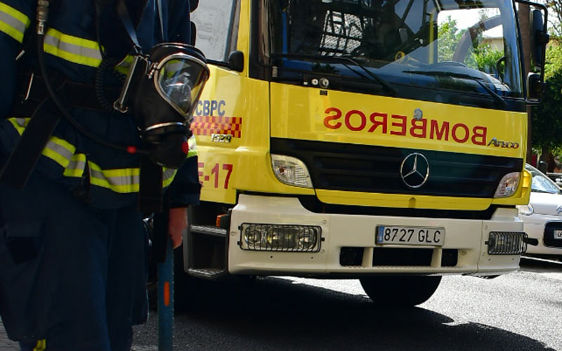 Muere un trabajador al quedar atrapado en el ascensor en el que operaba en un hotel de Costa Ballena