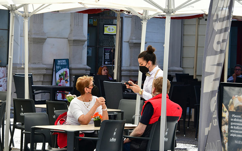 Cerca de 7.800 gaditanos menos en paro en un mayo “histórico”