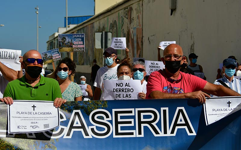 “Las casetas no hacen daño a nadie”: Adelante urge reunirse con la Dirección General de Costas para que pare los derribos de La Casería
