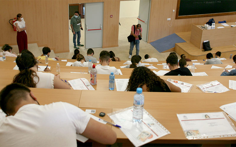 Vera y María, de institutos públicos de El Puerto y Cádiz, las ‘mejores’ de la Selectividad en la provincia gaditana, con un 96% de aprobados