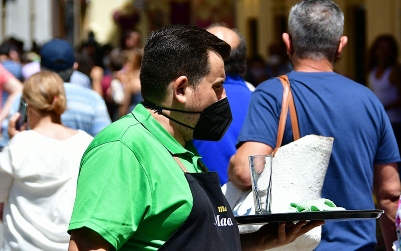 Casi 15.000 parados menos en un mes de junio de “récord”, el 72% del sector servicios; un alivio de temporalidad para la provincia gaditana