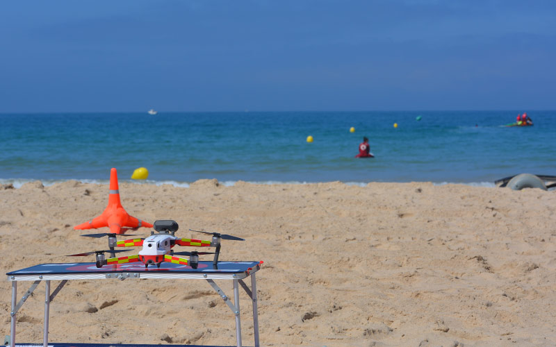 La Barrosa ‘potencia’ su servicio de socorrismo con un dron