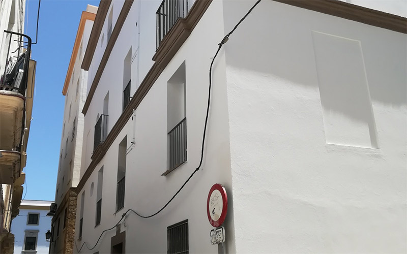 La Comisión Europea resalta la rehabilitación de una finca en el barrio de Santa María de Cádiz como ‘buena práctica’ del uso de sus fondos
