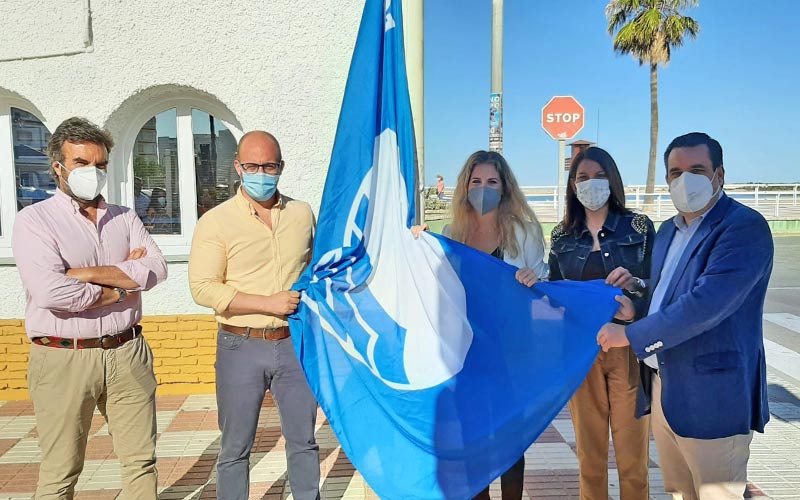Exigen dimisiones por el arriado de la bandera azul en las playas portuenses en plena temporada debido a la falta de socorristas