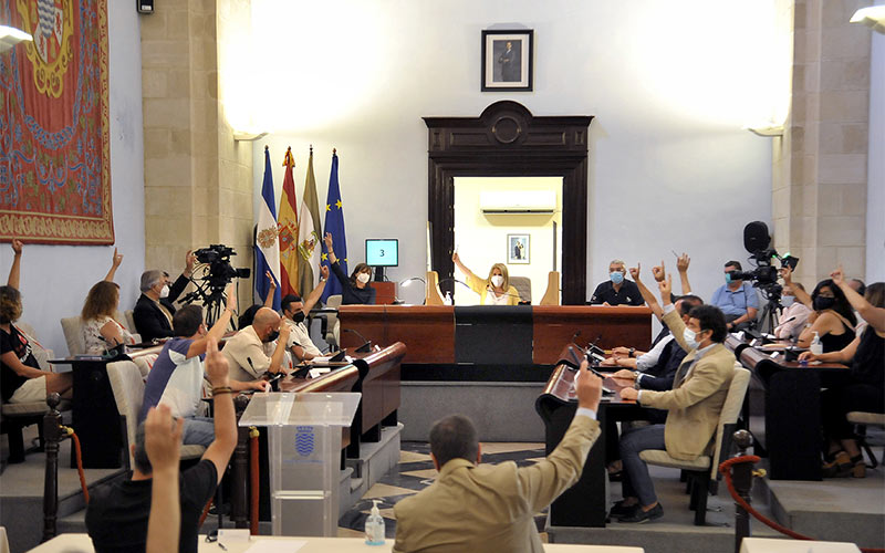 Aprobado por unanimidad otro reagrupamiento de la deuda del Ayuntamiento jerezano que alivia pero “no soluciona ningún problema”