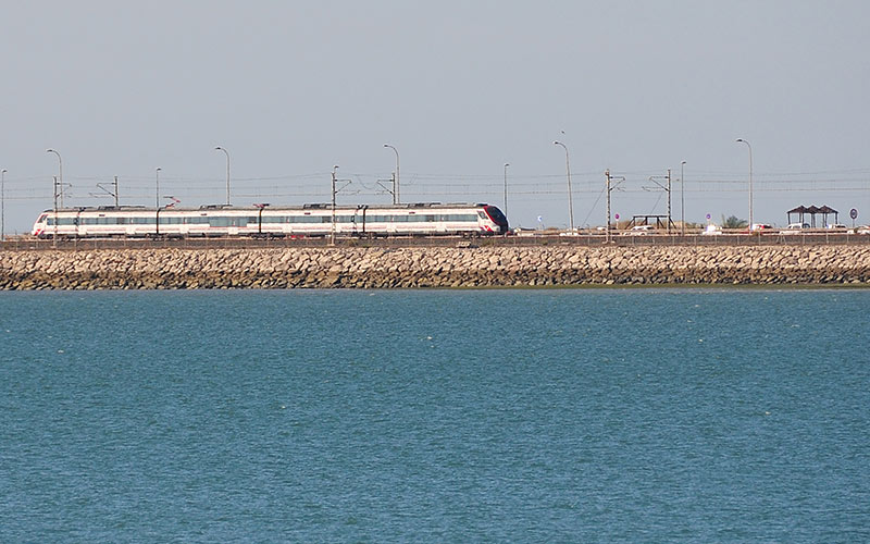 “Hay que apostar sin complejos por el transporte público en la Bahía y la intermodalidad” frente a la evidente falta de aparcamientos en Cádiz