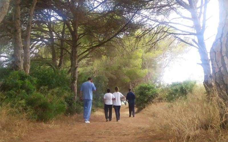 Senderismo en el entorno del Clínico de Puerto Real para “ayudar a reducir el estrés” a pacientes ingresados en la Unidad de Salud Mental