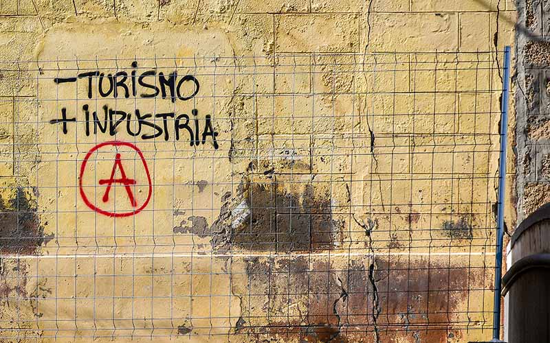 Reproche a la inacción de Adelante y PSOE ante un Cádiz que “se está convirtiendo en un resort turístico”, desnaturalizado y sin gaditanos