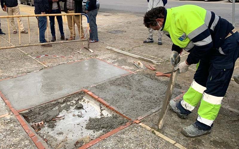 Hasta 600.000 euros durante dos años para reparar acerados y baches en Jerez: “la puesta a punto de nuestros barrios es una prioridad”