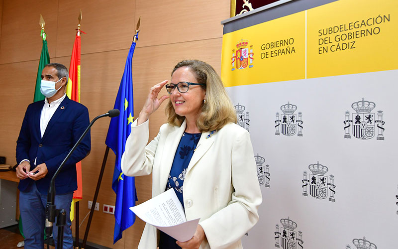 Calviño se asoma por Cádiz para anunciar la llegada a España de los primeros 9.000 millones de los fondos europeos post-coronavirus