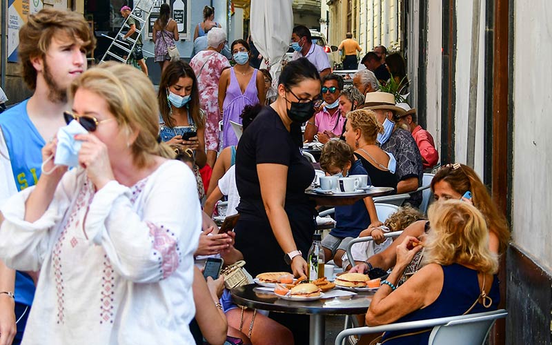Menos de 9.300 trabajadores gaditanos siguen en ERTE; son casi un 88% menos que en el mes más duro de restricciones de la pandemia