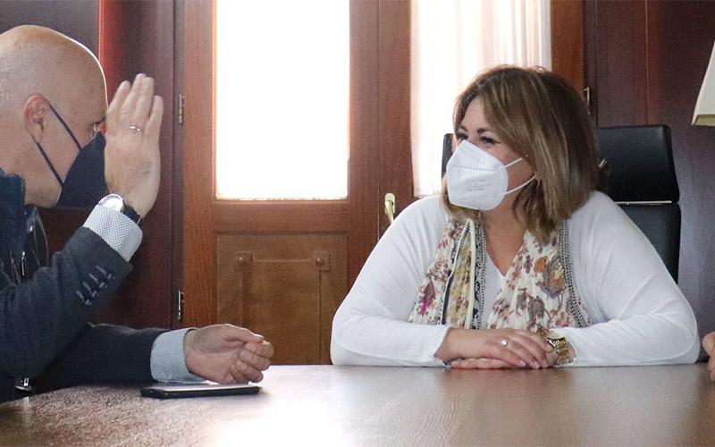 Censuran la declaraciones “al más puro estilo negacionista” de la alcaldesa de Puerto Real sobre el Covid-19: “la necedad es peligrosa”