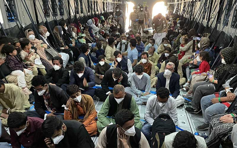 La Base de Rota acogerá temporalmente a refugiados afganos; el Ayuntamiento coordinará la recogida de material humanitario