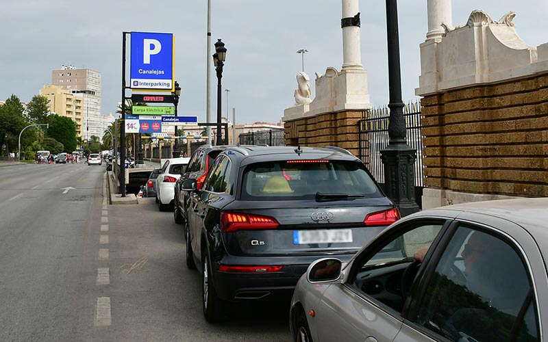 PP y Cs culpan a Vila del “caos de tráfico” que vive Cádiz este verano: “dejar en manos de un radical la política de movilidad es un suicidio”